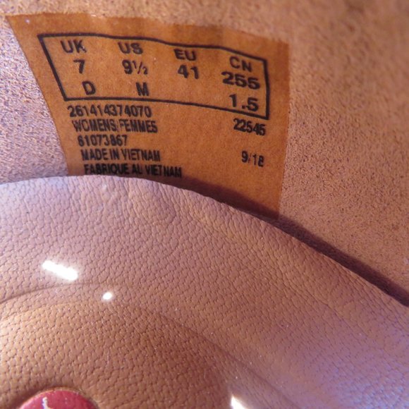 NWOT Unstructured by Clarks Women's Nubuck Leather Lace Up Sneakers - Picture 5 of 5